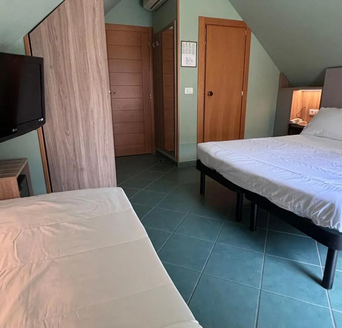 Pinetina Mare Baby Family Hotel Pinarella 3*,  Italy