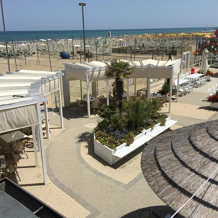 Pinetina Mare Baby Family Hotel Pinarella 3*,