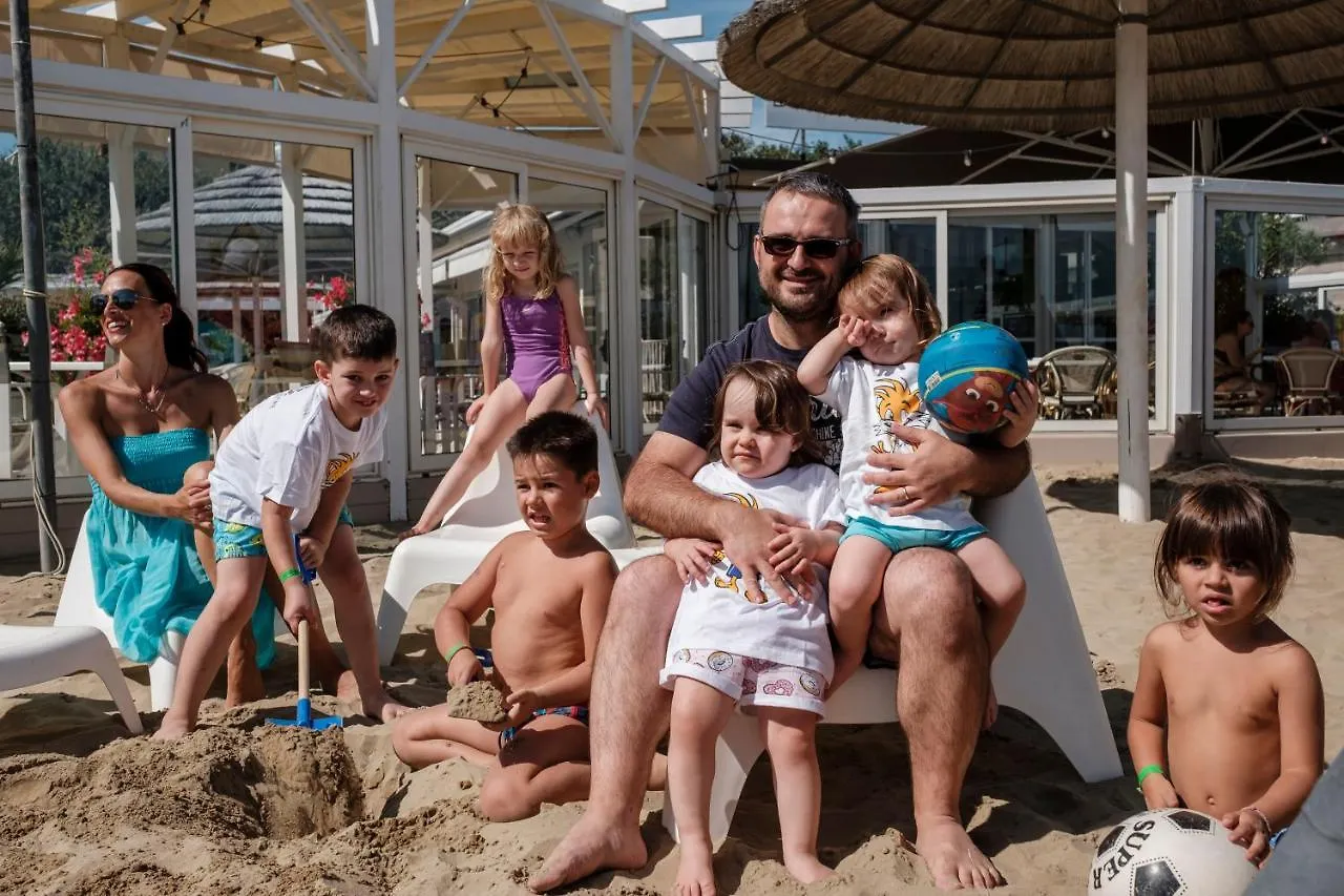 Pinetina Mare Baby Family Hotel Pinarella 3*,